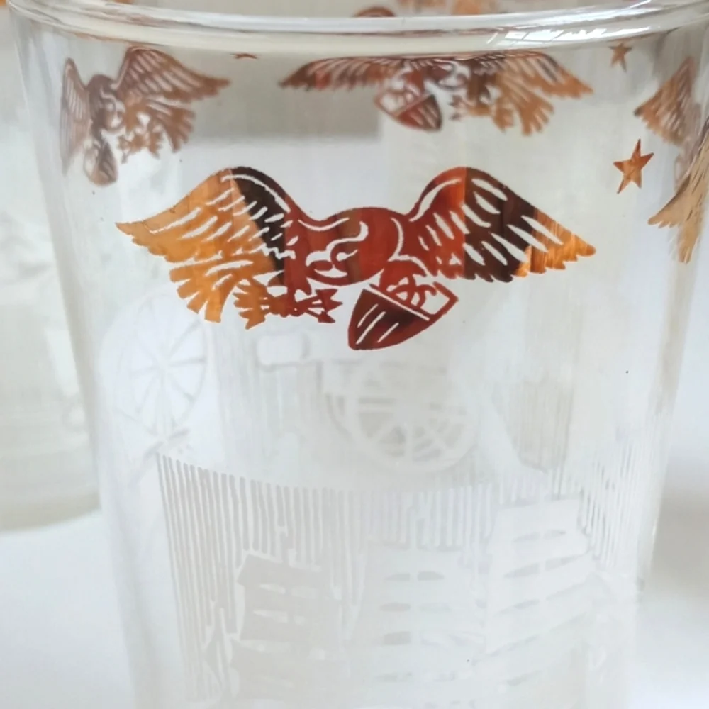 Set of 7 Mid Century-Modern Gold Eagle Colonial Vintage Drinking Glass Tumblers